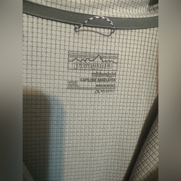 Patagonia Men's Dark Gray Swim Rash Guard - Picture 9 of 9